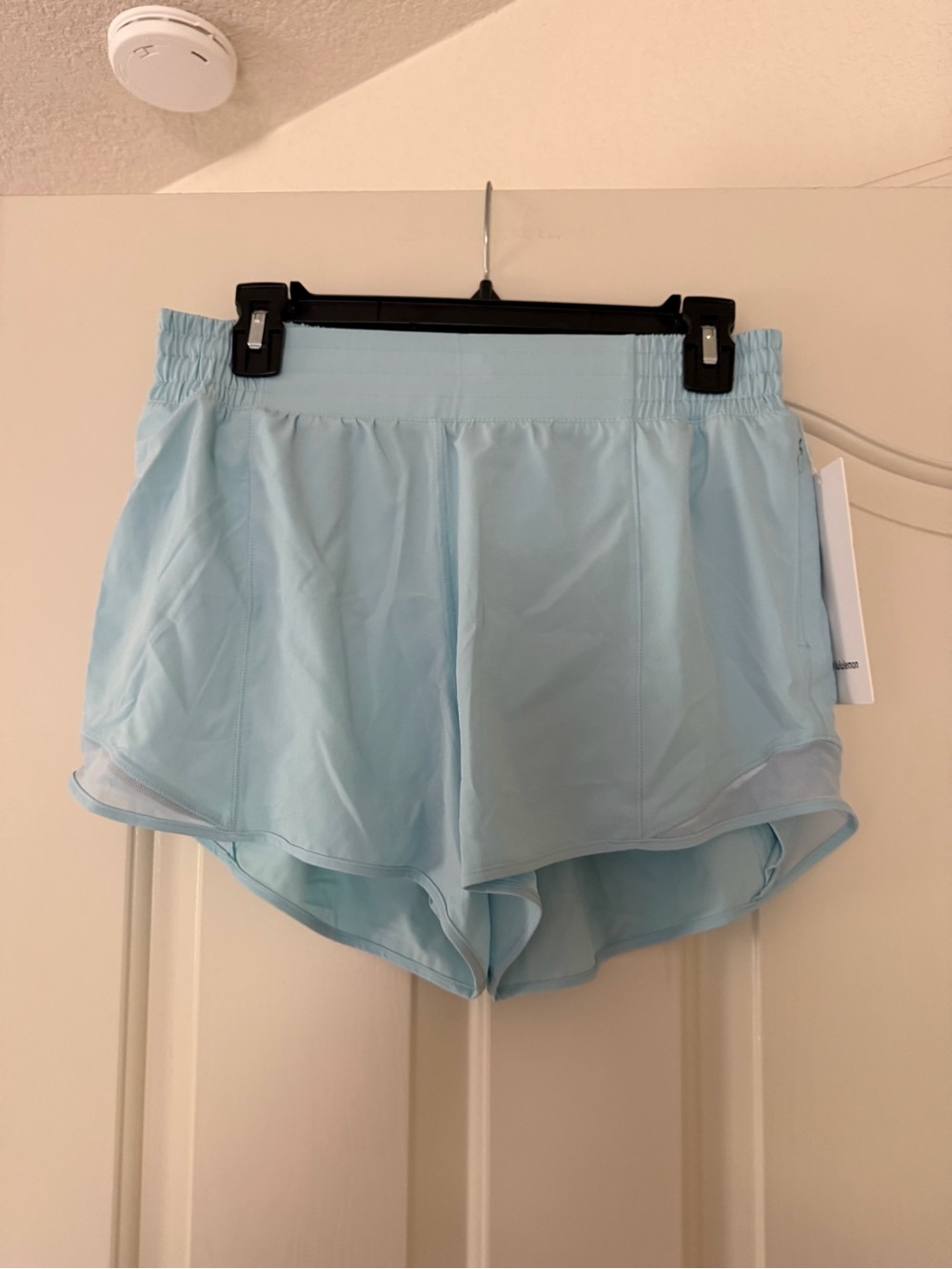 NWT Lululemon athletica Light Blue Running Shorts
Hotty Hot HR 4” Inseam Lined